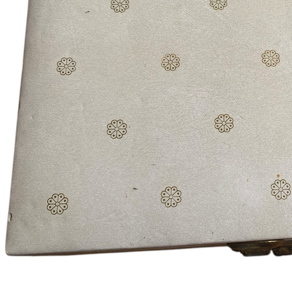 Vintage Two Tier Red Velvet Cream White Gold Flower Mirrored Jewelry Box - Picture 13 of 15